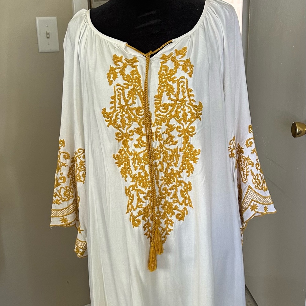 White and Gold Embroidered Tunic